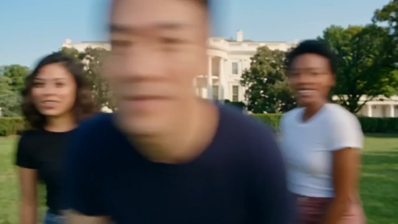 Close pass of the center performer